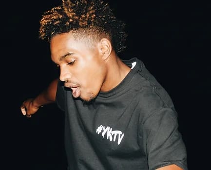 Black Play Tee
